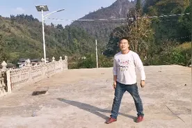 鬼步舞基础步《蝴蝶步》，初学者最头疼，大哥分解慢动作教你视频封面