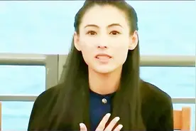 张柏芝疑和小王子父亲秘密同居，一起用餐尽显甜蜜！视频封面