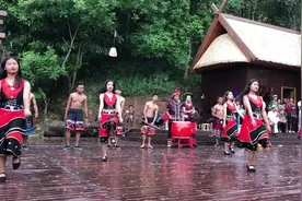 中国西盟佤族舞蹈，佤山风情， 佤妹辣舞！视频封面