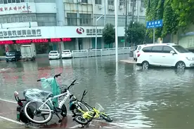 商丘消防出动水陆两用救援车在巡逻视频封面