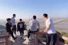 当兵回家探亲的弟弟来看远嫁的姐姐，姐姐带他看河南的大好河山视频封面