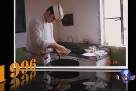 都说隔行如隔山，这位中国南京厨师是如何当上美国警察的？视频封面