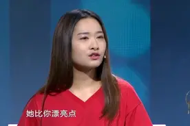双胞胎姐姐穿件大红色上衣出场，涂磊直言：她比你漂亮点视频封面