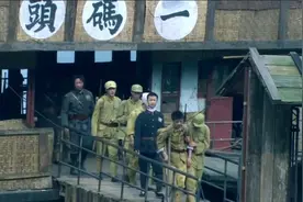 父亲抗战回家，守着码头的儿子一眼认出大喊爸，不料父亲你谁啊视频封面