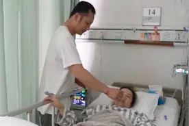 “同肝共苦”的母爱！母亲移植肝脏救子：第二次生命我也要给视频封面