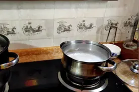 每天煲养生茶，今天介绍一下山楂叶，提高人体免疫力，防衰老。视频封面