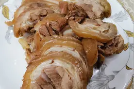 肘子除了红烧还可以这样吃，第一次制作捆蹄这样简单，口感香弹，视频封面