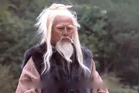 众人发现一艘花船，躺在上面的不料是倾国倾城的美人，太惊艳了视频封面