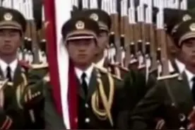 50周年1999阅兵式升旗仪式，威武、庄严、神圣，护旗队飒爽英姿！