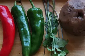 临沂人爱吃的拌咸菜疙瘩丝，省时省力下饭菜，煎饼的绝配视频封面