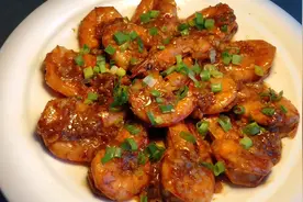 厨师长教你年夜饭蒜蓉大虾的做法，步骤详细，蒜香浓郁下酒又下饭视频封面