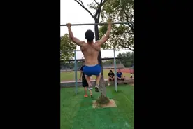 日常引体向上混剪视频封面