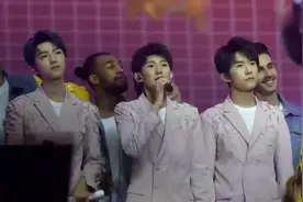 TFBOYS三小只《宠爱》，大哥王俊凯对王源满脸的宠溺！视频封面