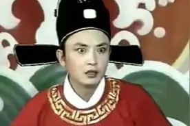 黄梅戏《玉堂春》，主审大人看到跪在面前的女犯人，不禁瞠目大惊视频封面
