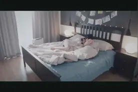 神仙下凡变成乞丐，被男生好心收留，回家洗干净太美了，幸福啊视频封面