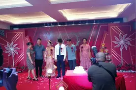 多么感人的场面，弟弟结婚，姐姐开心的眼泪直流视频封面