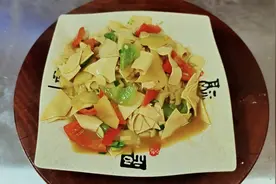 店主分享：“干豆腐炖土豆”的家常做法，土豆软糯，好吃极了视频封面