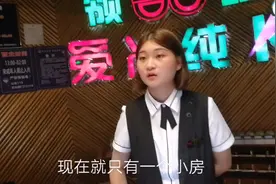 带小狗去KTV唱歌，老乡笑我你是第一个人，狗狗兴奋的也想唱一段