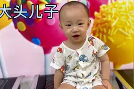 10个月大的宝宝，不到20斤，光是个头大，去买新帽子视频封面