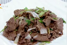让人回味无穷的炒烤肉，制作方法也挺简单的嘛，快来一起学学吧