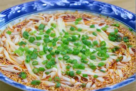 早餐喜欢吃面条的试试这样做，5分钟就能煮好，比面馆的还要好吃视频封面