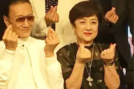 谢贤与前妻甄珍复合？甄珍儿子表态：只要她开心就好视频封面