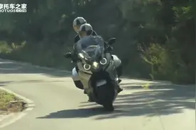 宝马最贵的摩托车，起售价35万，一箱油可跑500公里视频封面