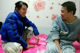 小伙睡觉不爱关灯，媳妇埋怨休息不好，看媳妇怎么以理服人的视频封面