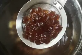 珍珠奶茶的珍珠在家做，教你避开雷区，轻松做出Q弹爽滑的珍珠视频封面