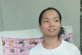 农家小蓝山上采到一个红菇， 这样煮好吃，可以给我一大盆，好吃视频封面
