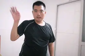 运哥今年进的两家工厂，老板都不准时发工资。今年理解老板吧！视频封面