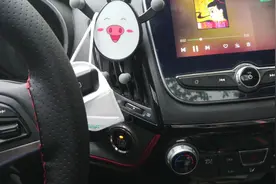 下雨天 测cs55方控qq音乐车机版视频封面