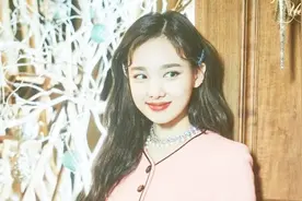 韩国女子组合TWICE经典金曲《SIGNAL》，动感十足这旋律好好听视频封面