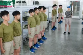 台湾女兵宿舍衣服不见起内讧！视频封面