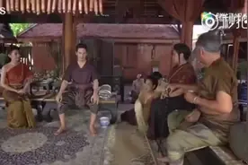 天生一对：女主演示贴面礼，少爷满满八颗牙都笑出来了，太可爱了视频封面