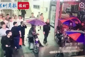 猖狂！地铁口摩的司机殴打、猥亵乘客还收保护费，23人被抓视频封面