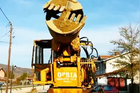 看看克罗地亚人们挖井全过程，跟我国确实有区别！视频封面