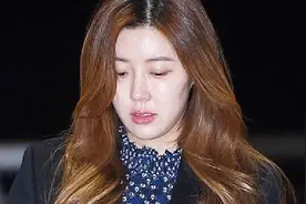 朴韩星为刘仁锡请愿，希望不要拘留他！视频封面