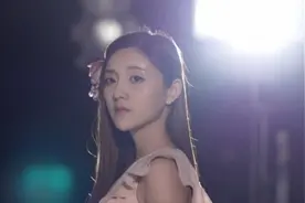超好听老歌《一万个舍不得》视频封面
