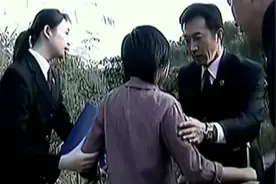 八十多里山路 小女孩拉车送爷爷去看病视频封面