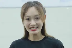 汽车年检需要准备哪些东西？听听美女怎么说，看完涨知识啦视频封面