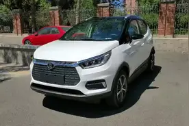 实拍：比亚迪元EV535充电接口与开启方式