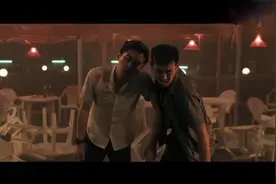 上铺的兄弟：训哥挨揍，兄弟们全员出动，配上华晨宇的歌，太燃了视频封面