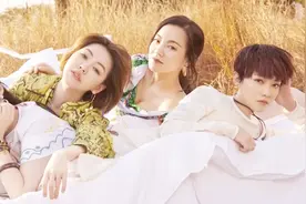 “神仙”4姐妹拍写真，大S的颜值好美，小S造型最时尚视频封面