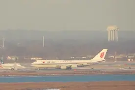 国航747-8纽约花式螺旋离场视频封面