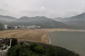 苍南雾城月亮湾沙滩，距离温州最近的免费沙滩，停车费20贵吗？