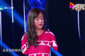无臂女孩表演快速“提裤子”，是怎么做到的，快进来看看吧视频封面
