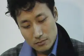 打黑风暴：警方整夜蹲守，终于抓捕了一名嫌犯，发起审讯视频封面