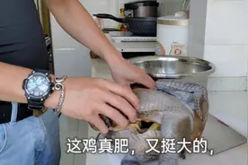 今天儿子过生日，做了一盆香菇炖土鸡给家人吃，一家人吃得真香啊