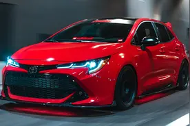 丰田卡罗拉出“新款”！6挡手动，极速243公里，叫板高尔夫GTI！视频封面